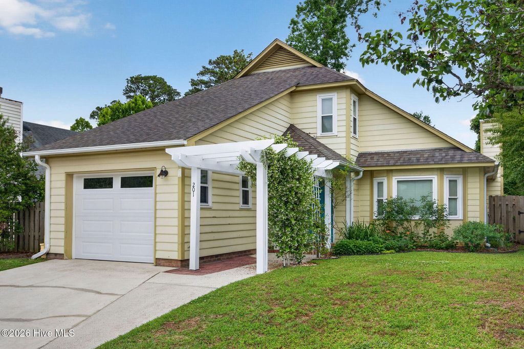 Photo of 201 W Kilarny Road, Wilmington, NC 28409 (MLS # 100572837)