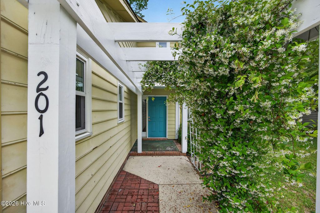 Photo of 201 W Kilarny Road, Wilmington, NC 28409 (MLS # 100572837)