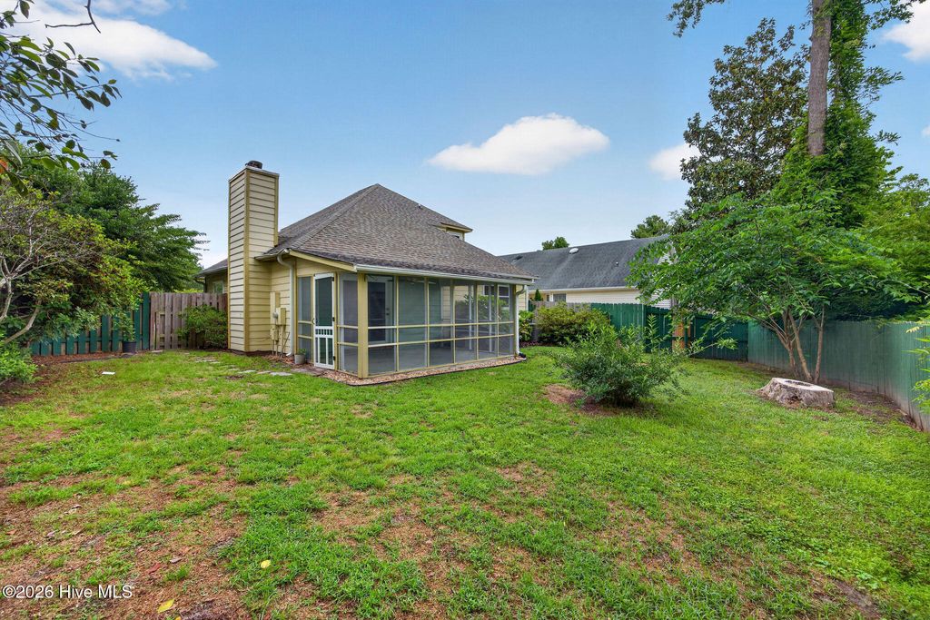 Photo of 201 W Kilarny Road, Wilmington, NC 28409 (MLS # 100572837)