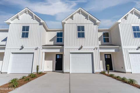 Townhouse For Sale - 16 W Farley Drive #101<br/> Hampstead, NC 28443