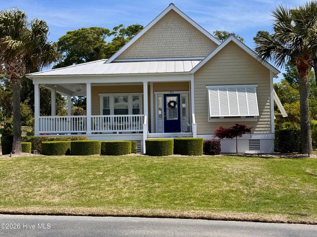 Photo of 422 Sunrise Court, Emerald Isle, NC 28594 (MLS # 100568941)