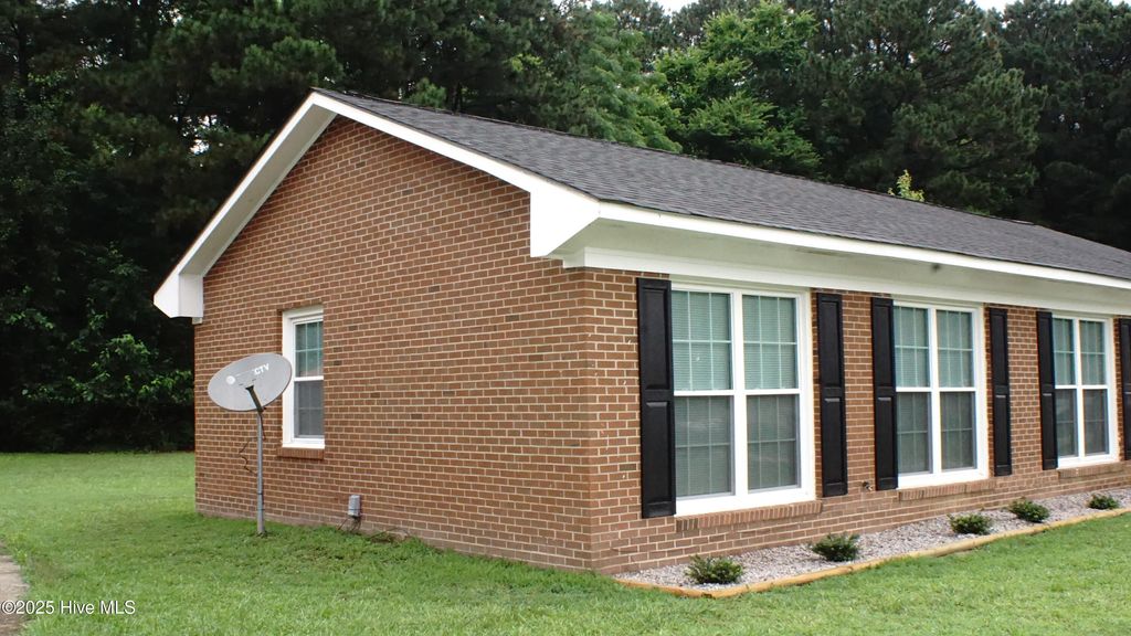Photo of 121 Walter Drive, Battleboro, NC 27809 (MLS # 100562416)