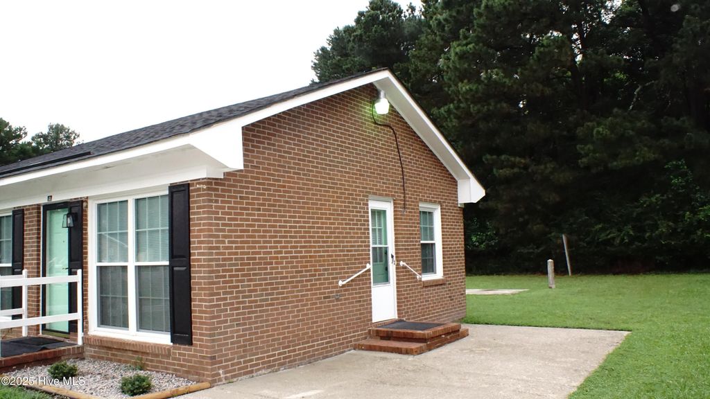 Photo of 121 Walter Drive, Battleboro, NC 27809 (MLS # 100562416)