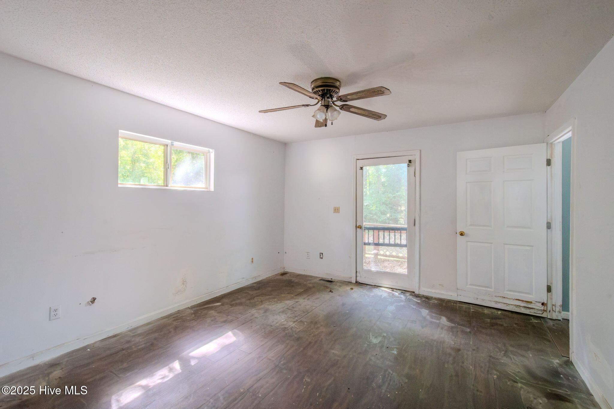 Burgaw, North Carolina 28425, United States, 3 Bedrooms Bedrooms, ,2 BathroomsBathrooms,Residential,Active,256150