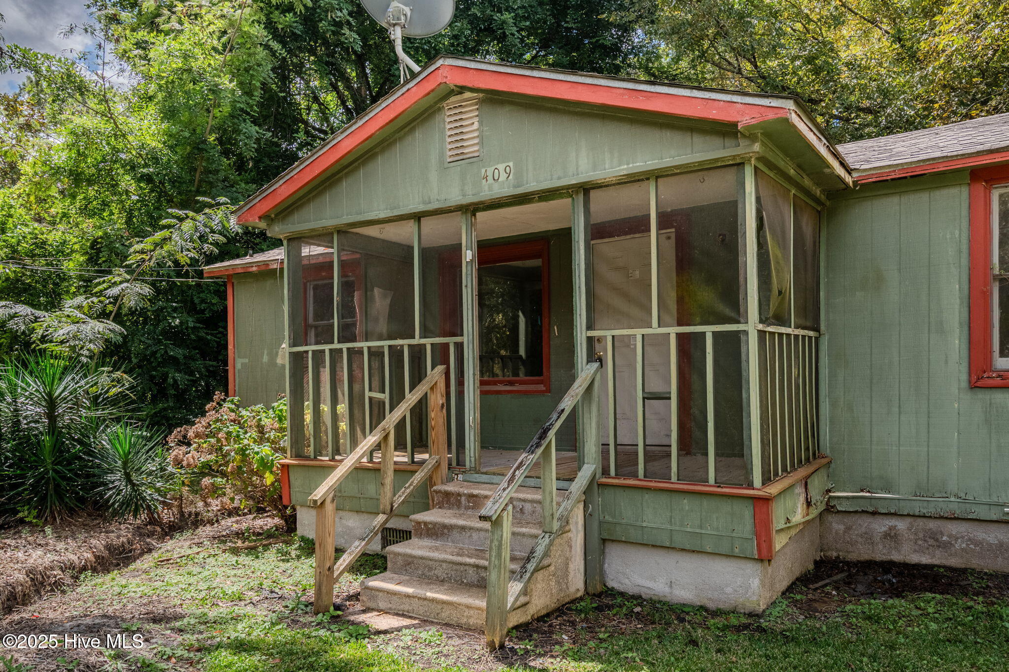 Burgaw, North Carolina 28425, United States, 3 Bedrooms Bedrooms, ,2 BathroomsBathrooms,Residential,Active,256150