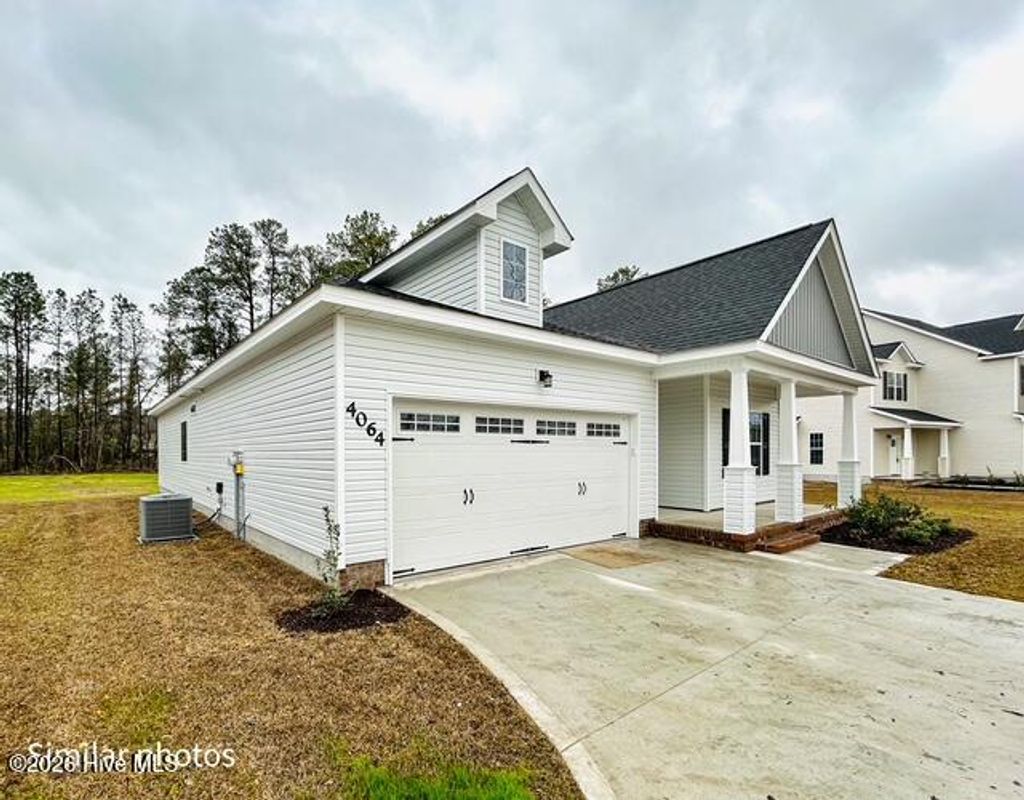 Photo of 1233 Inner Banks Lane, Jacksonville, NC 28546 (MLS # 100563392)