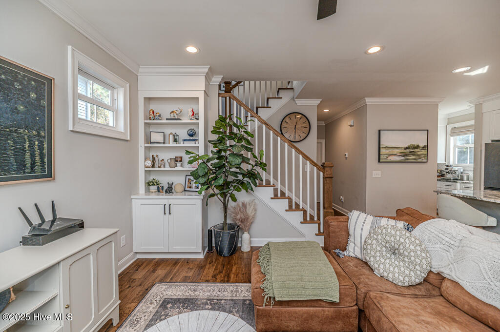 705 N Leak Street