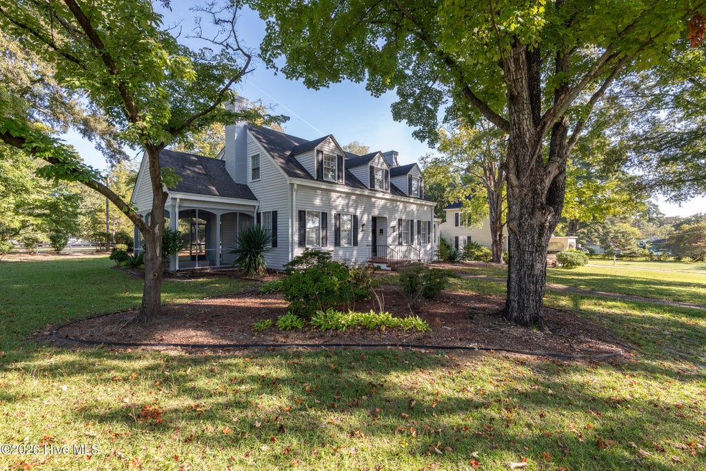 Photo of 105 W Camden Street, Windsor, NC 27983 (MLS # 100604596)
