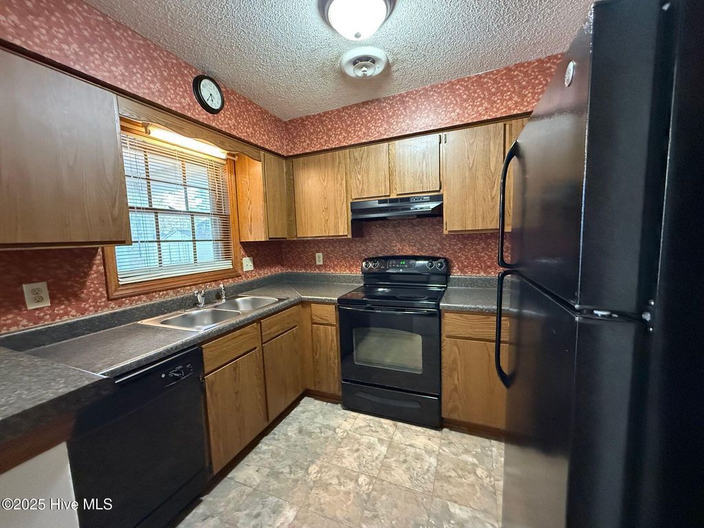 Photo of 105 Highland Court, Jacksonville, NC 28540 (MLS # 100545436)