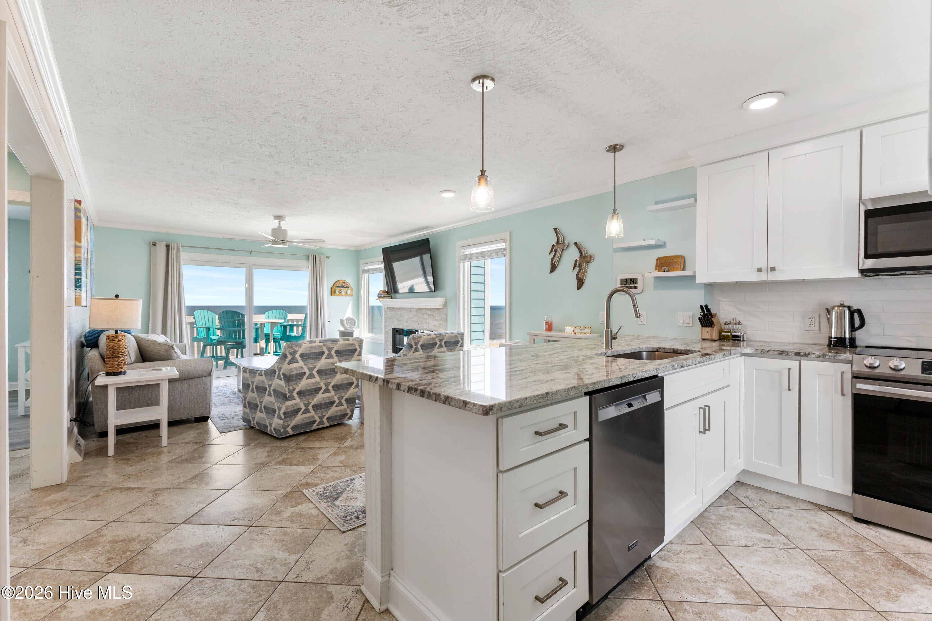 1006 Pelican Court