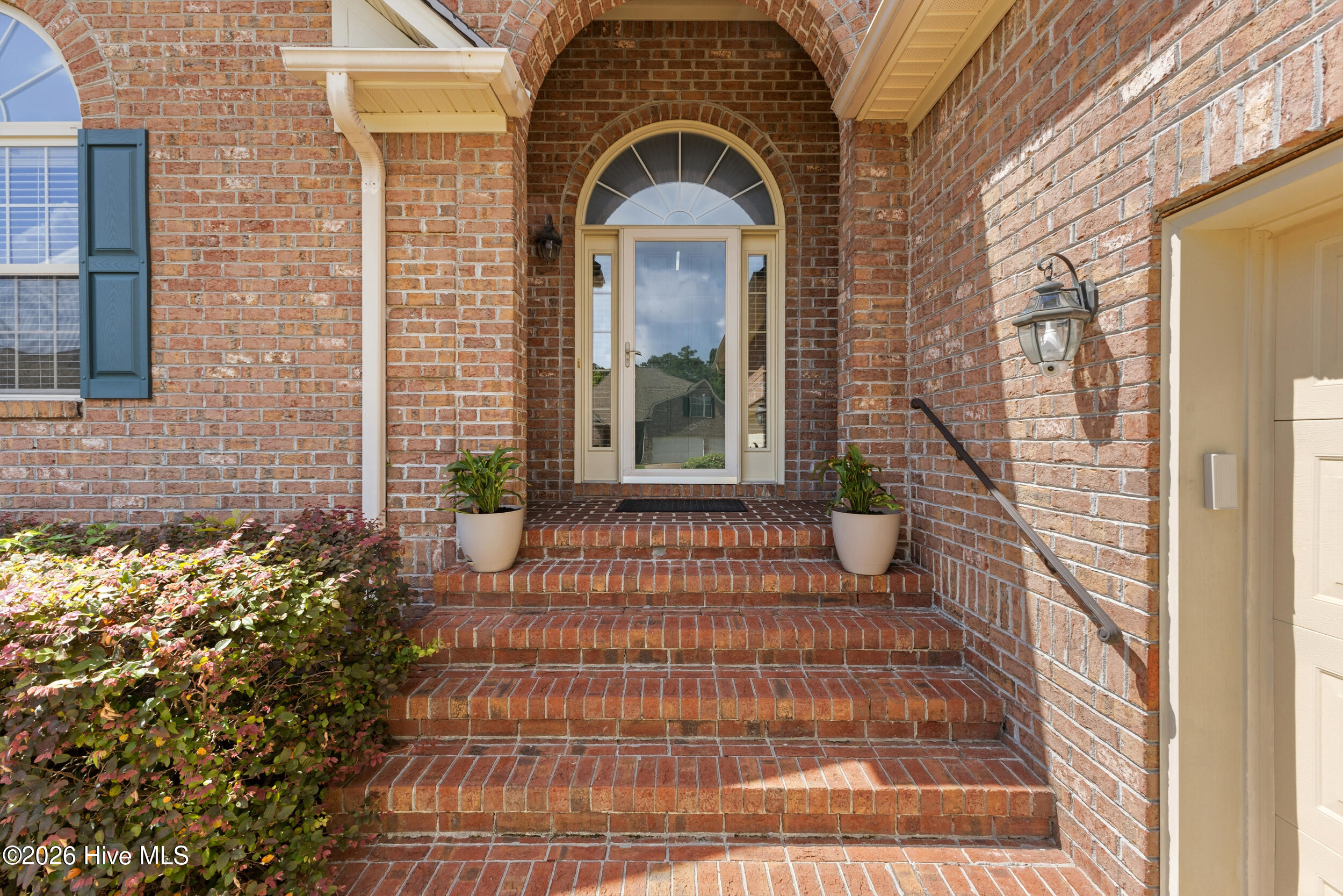 6114 Northshore Drive