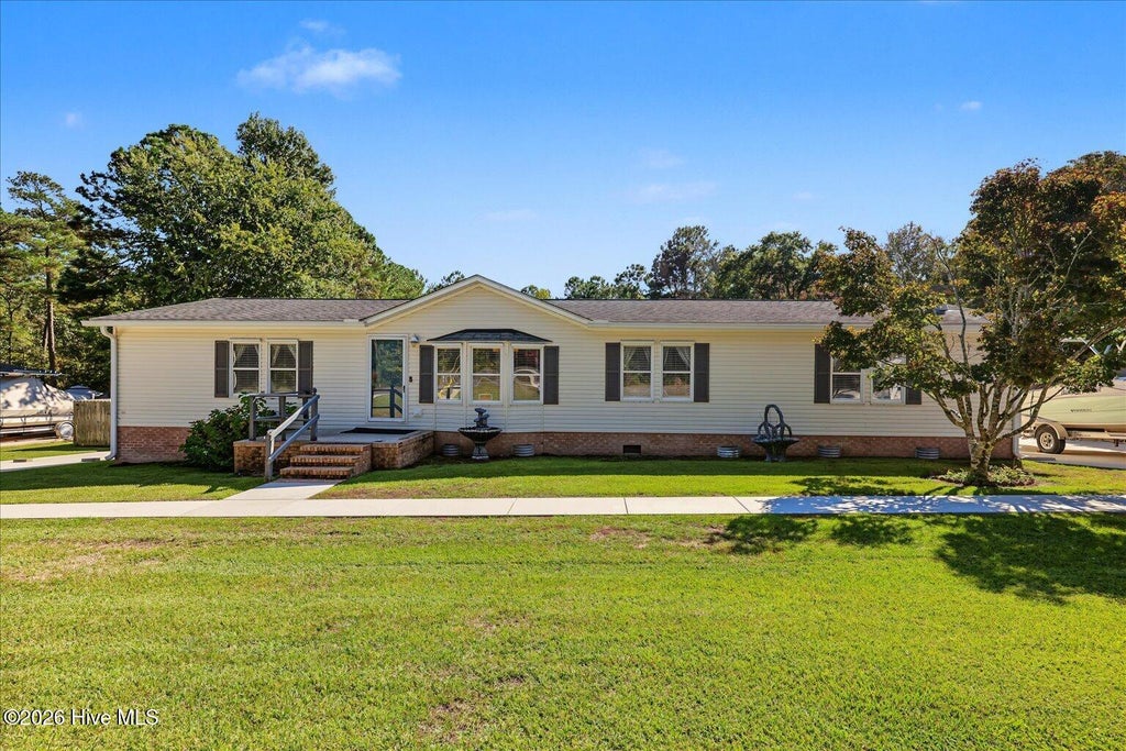 Photo of 469 Turkey Point Road, Sneads Ferry, NC 28460 (MLS # 100612623)