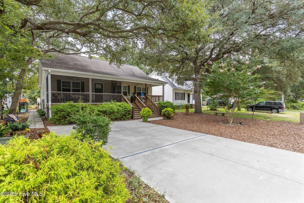 Photo of 104 NE 40th Street, Oak Island, NC 28465 (MLS # 100553447)