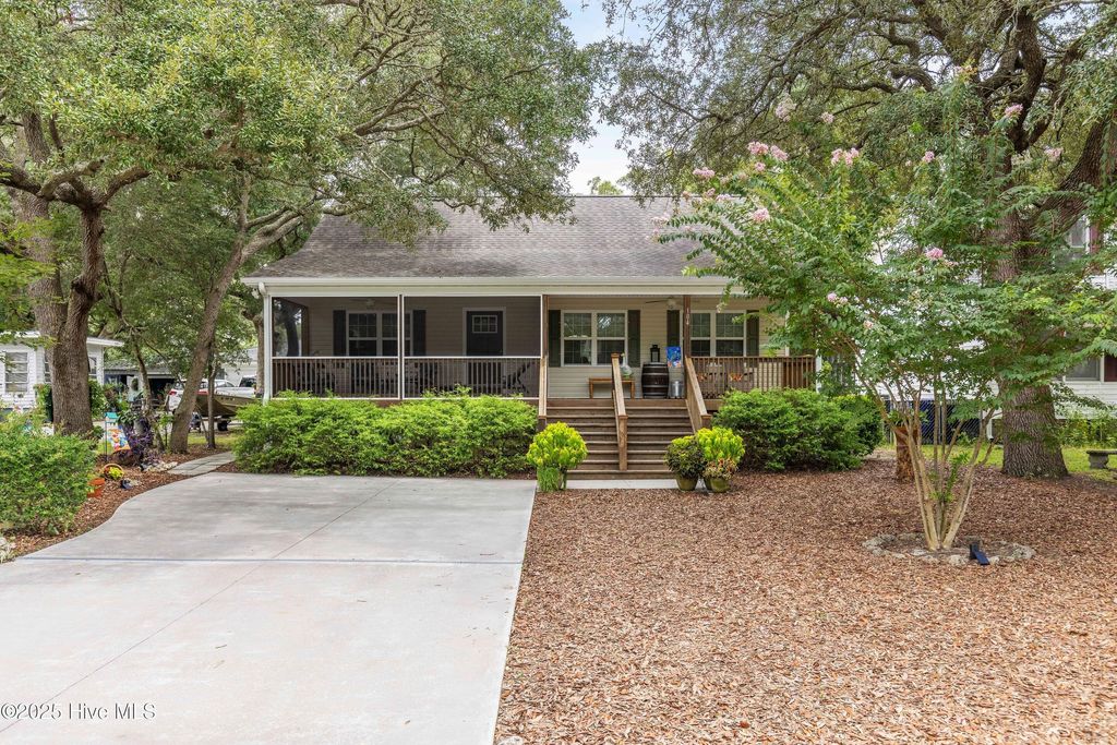 Photo of 104 NE 40th Street, Oak Island, NC 28465 (MLS # 100553447)