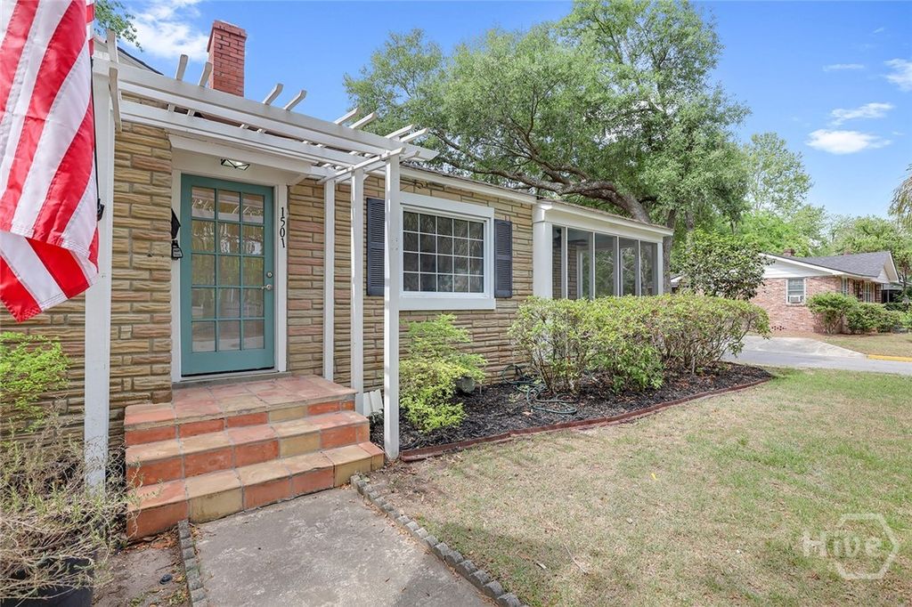 Photo of 1501 E 48th Street, Savannah, GA 31404 (MLS # SA354546)