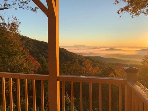 Homes For Sale - 520 Sahkanaga Drive<br/> Murphy, NC 28906