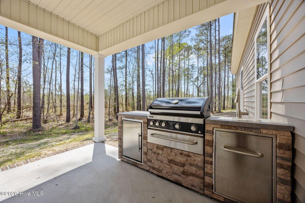 Photo of 1001 Ecru Circle, New Bern, NC 28562 (MLS # 100564452)