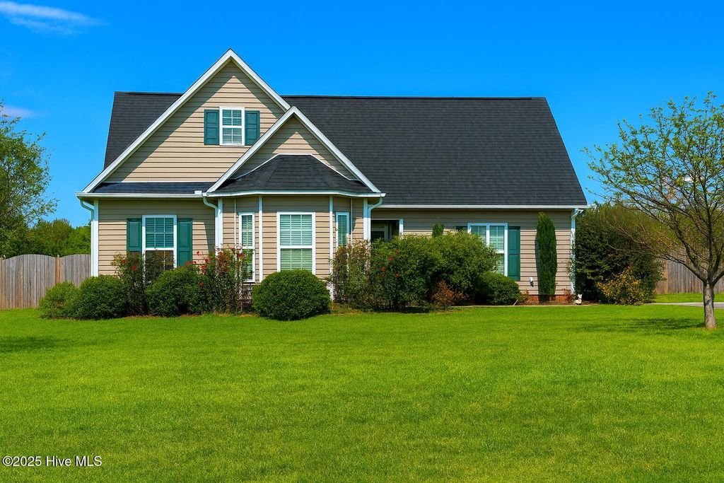 Photo of 510 Planters Ridge Drive, Pikeville, NC 27863 (MLS # 100534437)