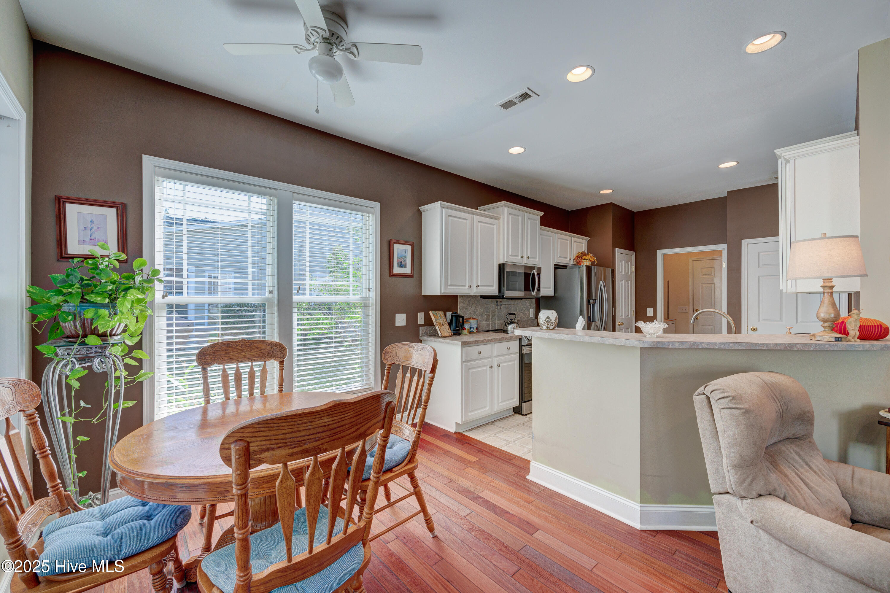 Hampstead, North Carolina 28443, United States, 3 Bedrooms Bedrooms, ,2 BathroomsBathrooms,Residential,Pending,255713