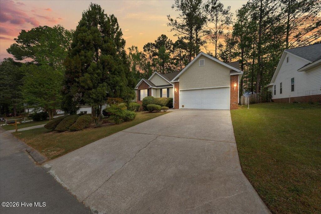 Photo of 118 Kensington Way, Aberdeen, NC 28315 (MLS # 100566131)