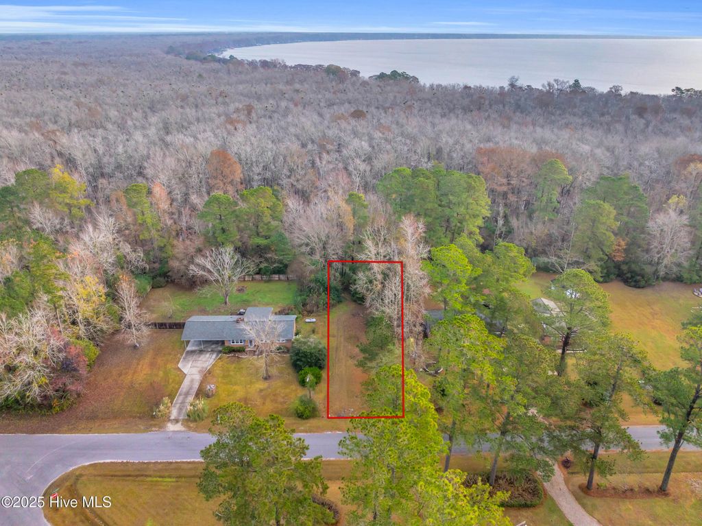 Photo of 14 Crabapple Lane, Lake Waccamaw, NC 28450 (MLS # 100544758)
