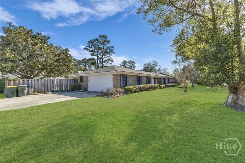 Photo of 318 SUNDERLAND Drive, Savannah, GA 31406 (MLS # SA351500)