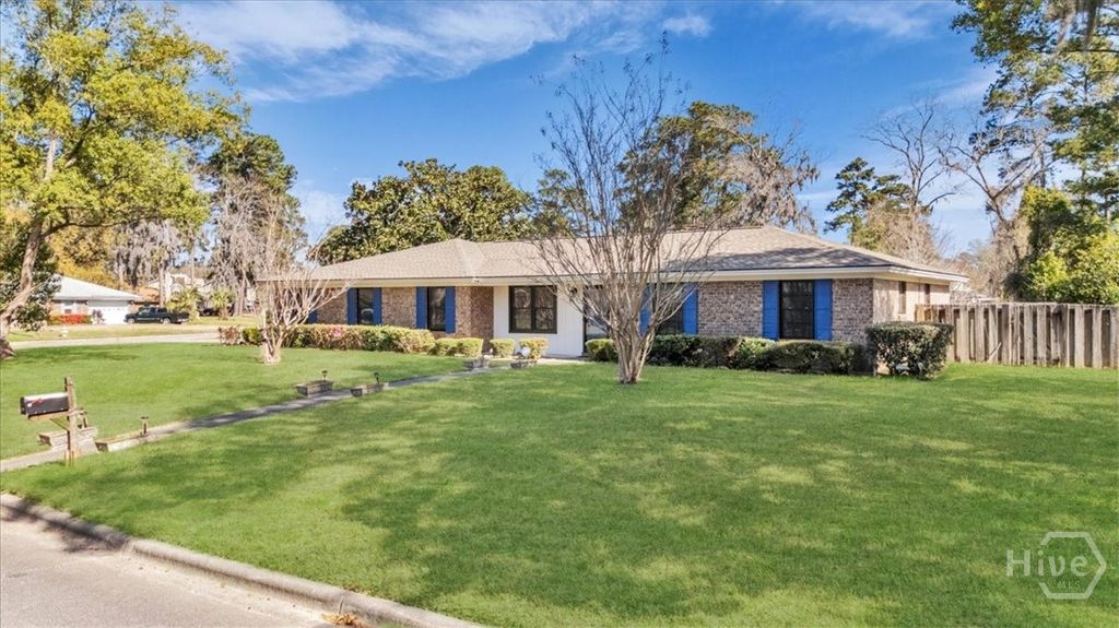 Photo of 318 SUNDERLAND Drive, Savannah, GA 31406 (MLS # SA351500)