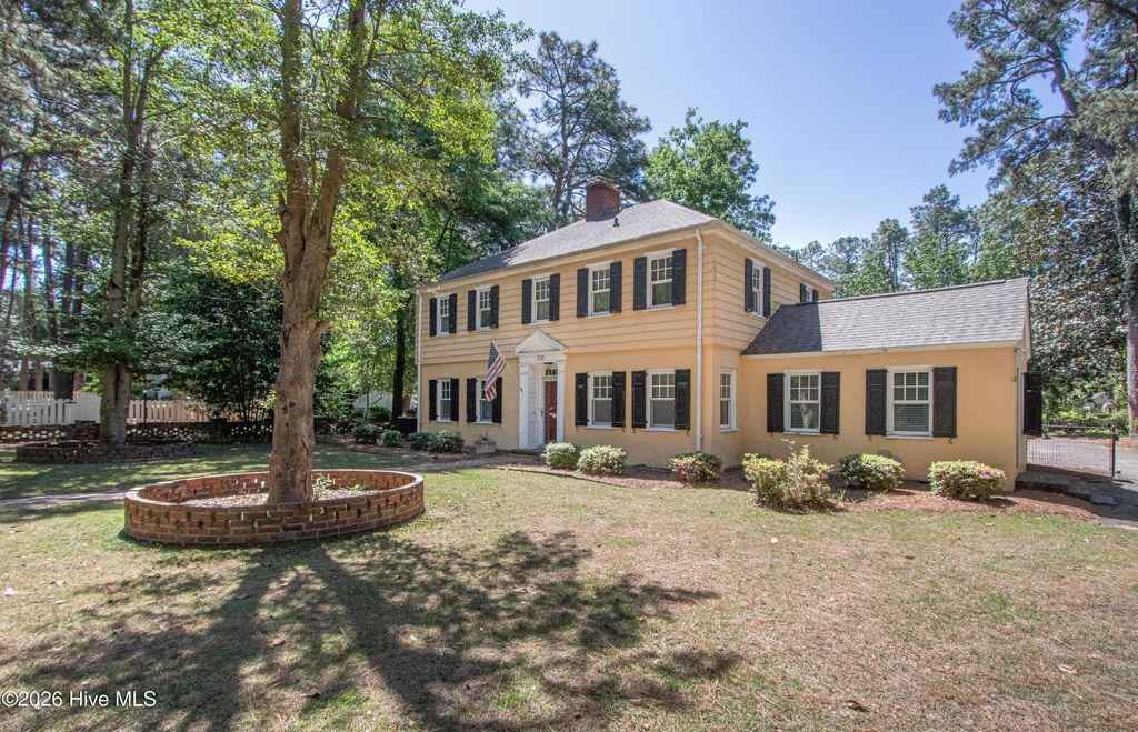 Photo of 310 E Morganton Road, Southern Pines, NC 28387 (MLS # 100572658)