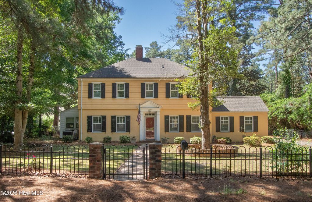 Photo of 310 E Morganton Road, Southern Pines, NC 28387 (MLS # 100572658)
