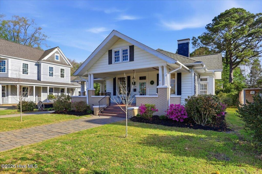 Photo of 129 E Railroad Street, La Grange, NC 28551 (MLS # 100564473)