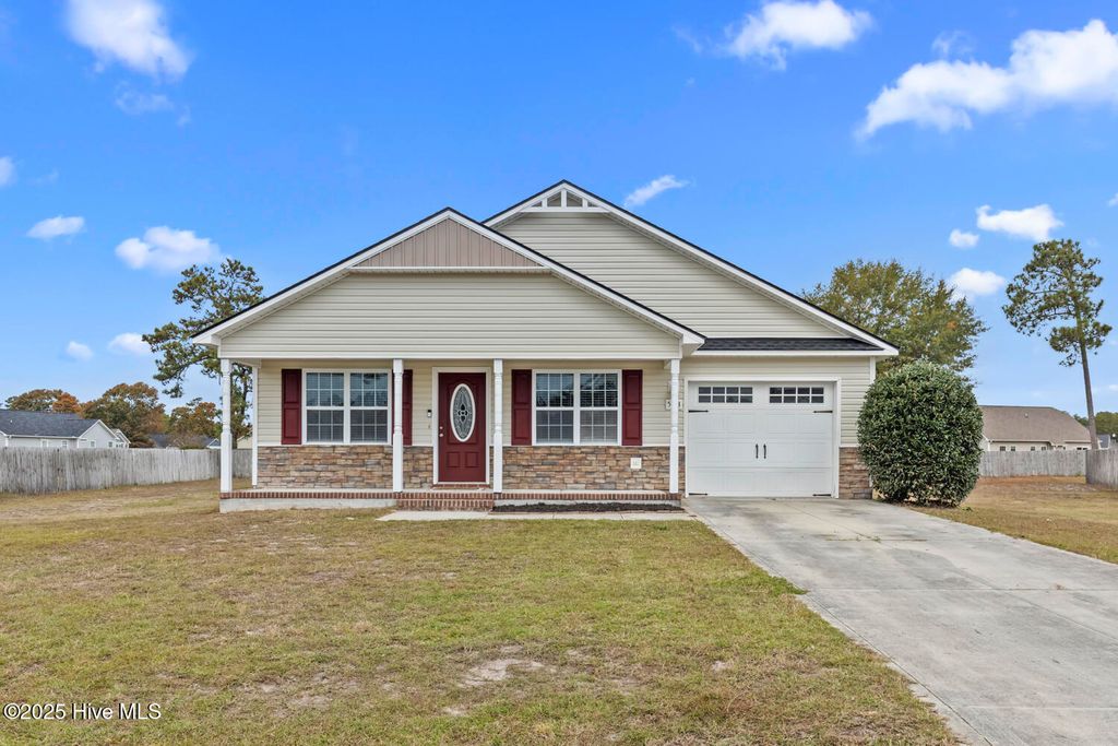 Photo of 503 Hester Court, Richlands, NC 28574 (MLS # 100540341)