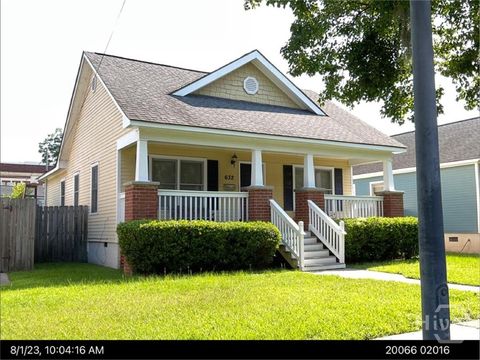 Photo of 632 W 31st Street, Savannah, GA 31415 (MLS # SA352909)