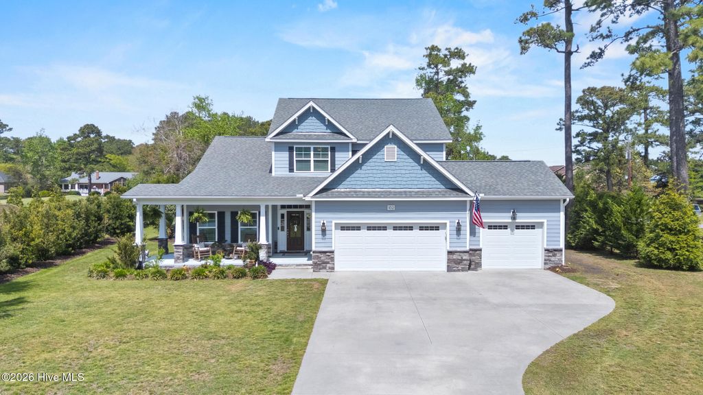 Photo of 102 Golf Terrace Drive, Hampstead, NC 28443 (MLS # 100565893)