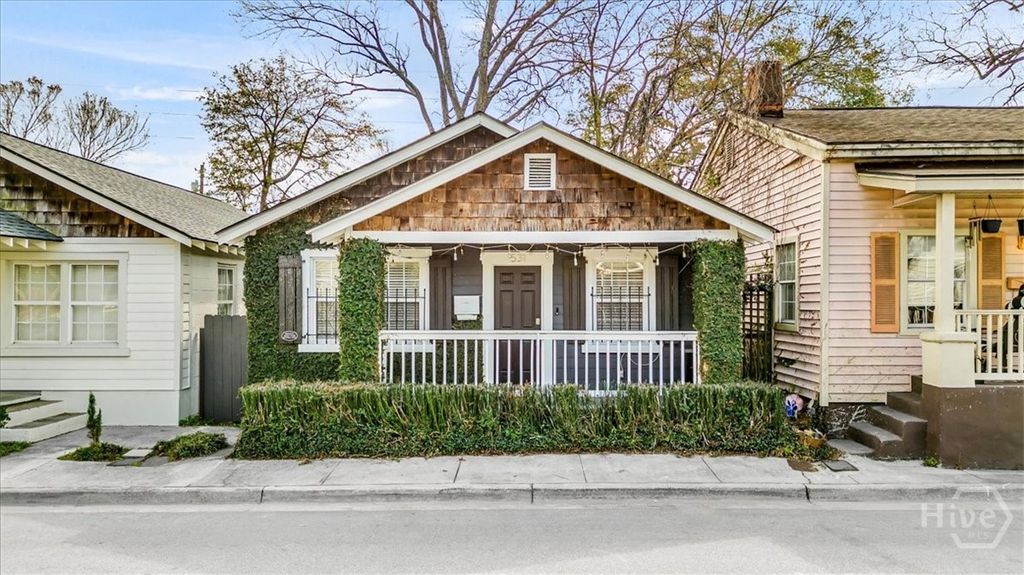 Photo of 531 E 31st Street, Savannah, GA 31401 (MLS # SA350896)