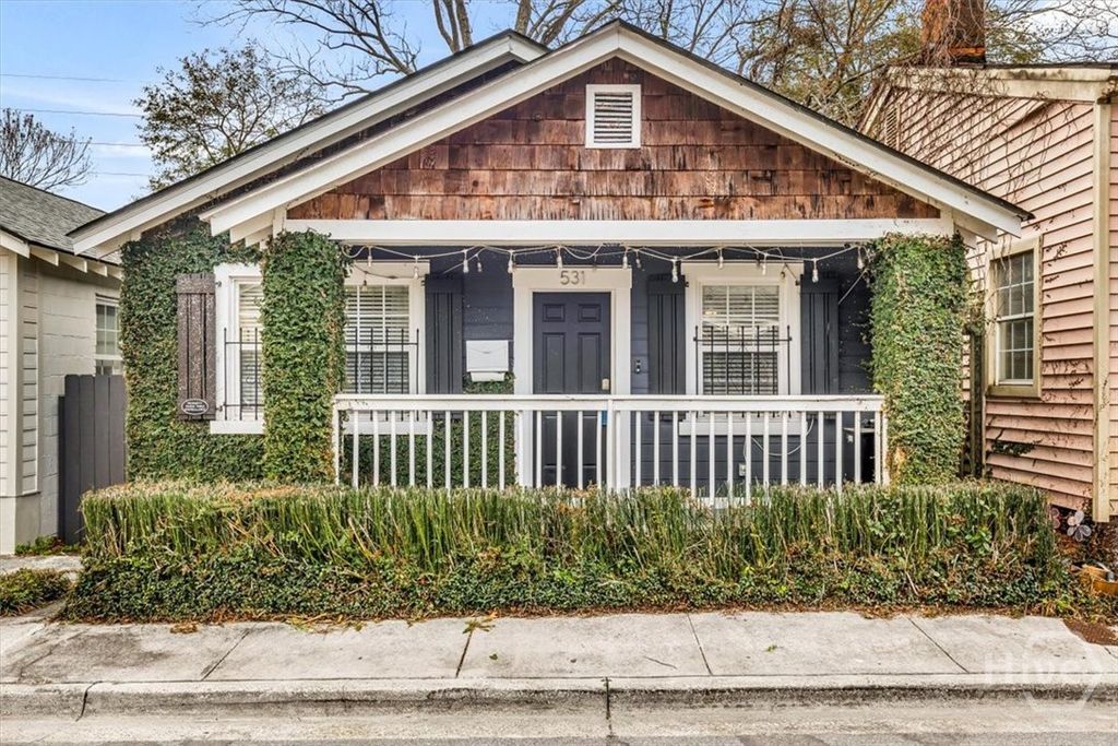 Photo of 531 E 31st Street, Savannah, GA 31401 (MLS # SA350896)