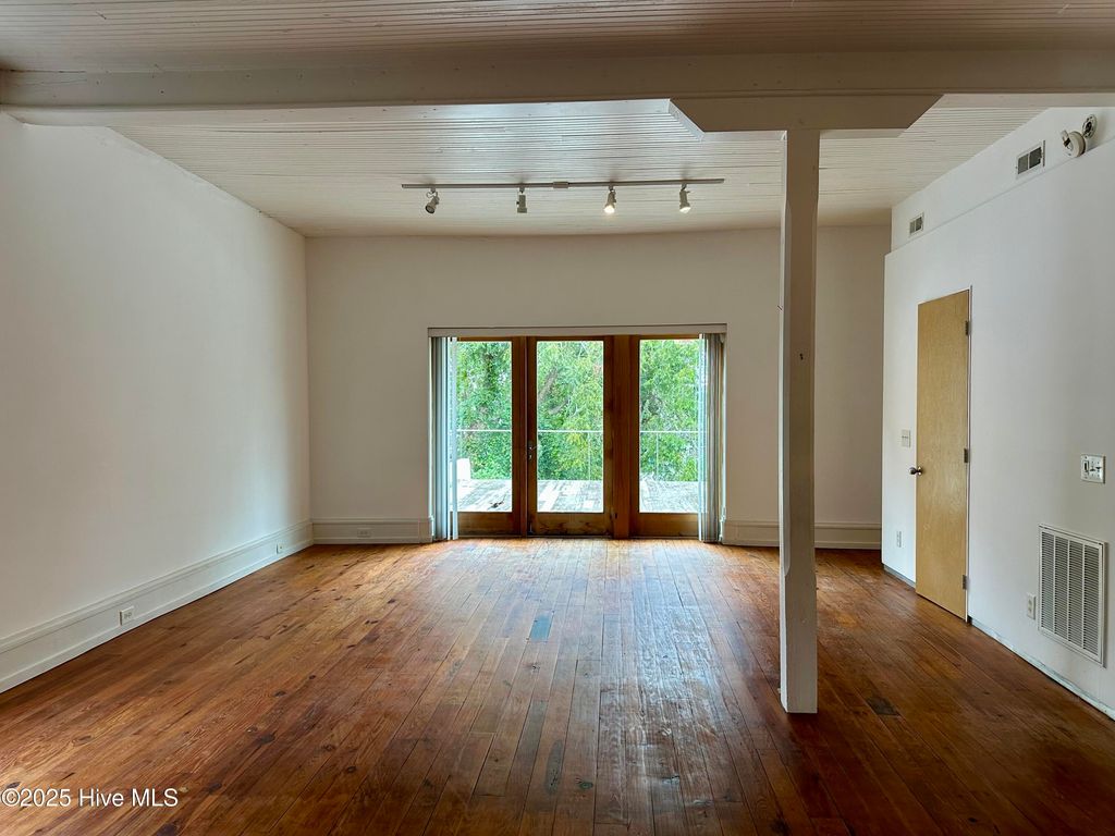 Photo of 103 S Main Street, Bath, NC 27808 (MLS # 100546780)