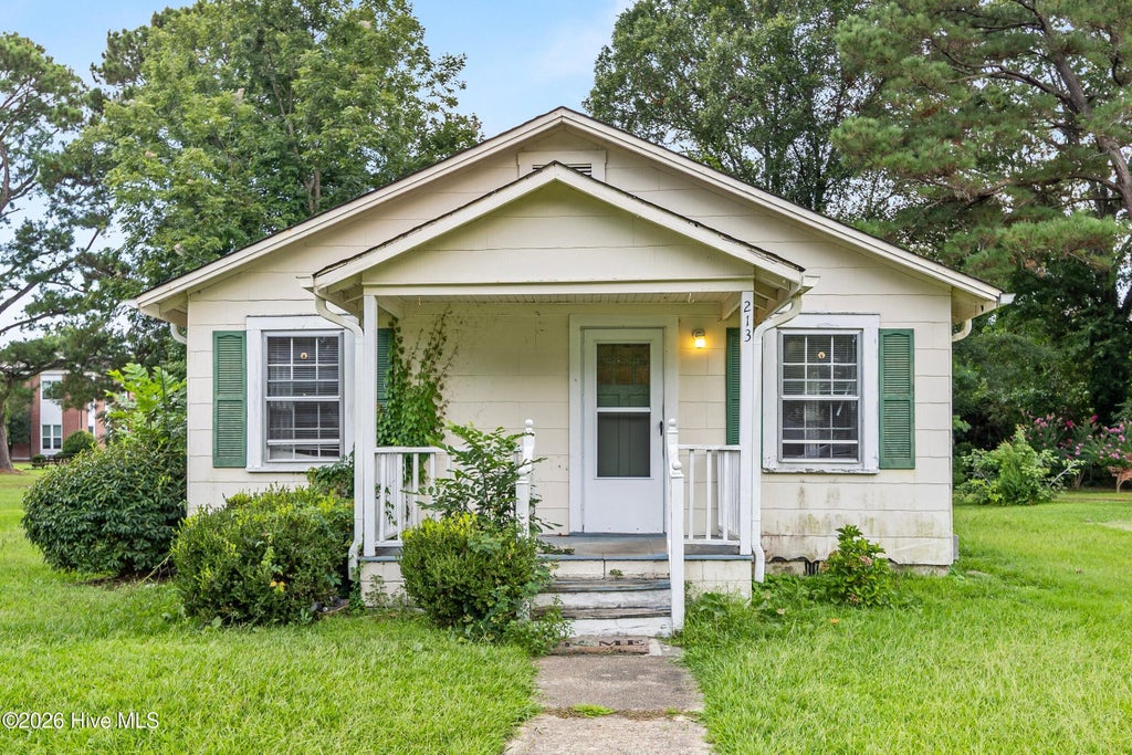 Photo of 213 N Walker Street, Burgaw, NC 28425 (MLS # 100600909)