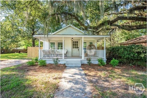 Homes For Sale - 413 E Mell Street<br/> Chatham County, Pooler, GA 31322
