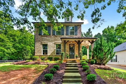 Homes For Sale - 301 Edgewater Drive<br/> Athens, GA 30605