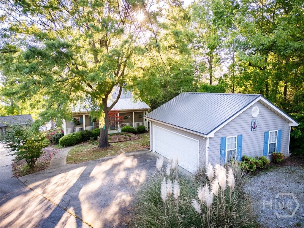 Photo of 194 Sugar Cane Drive, Hartwell, GA 30643 (MLS # CL355146)