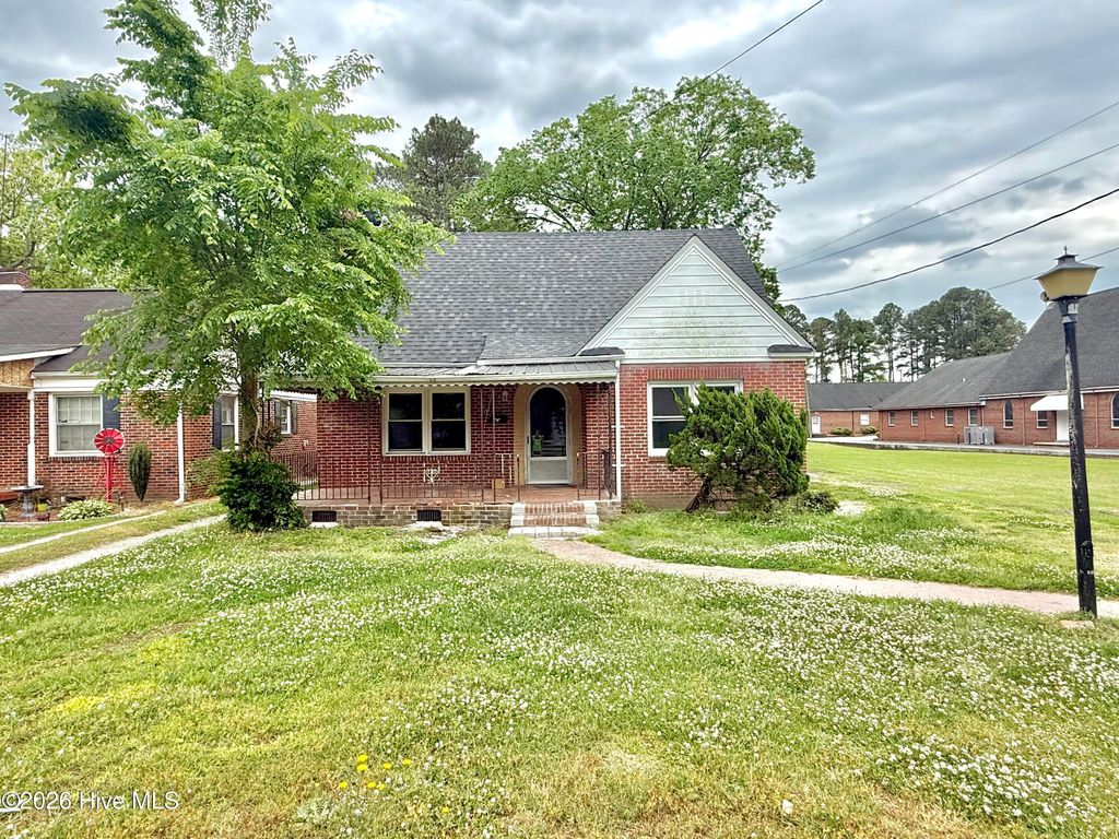 Photo of 513 E Main Street, Plymouth, NC 27962 (MLS # 100570739)