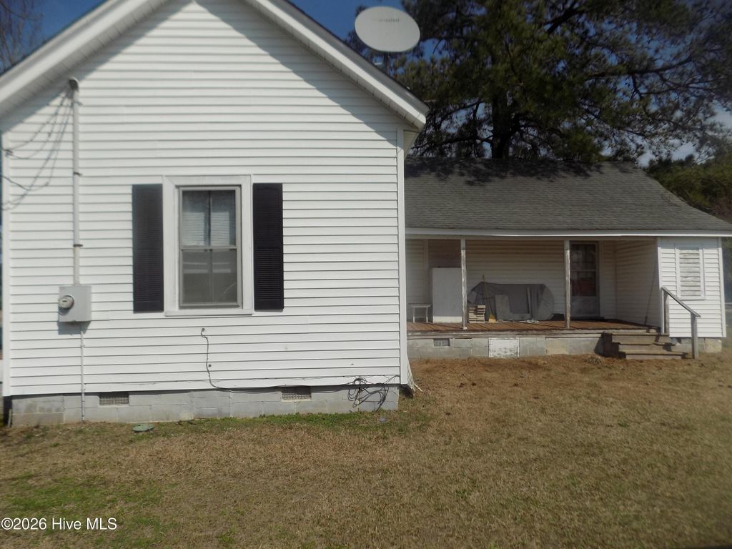 Photo of 1527 Highway 123 S, Hookerton, NC 28538 (MLS # 100557866)