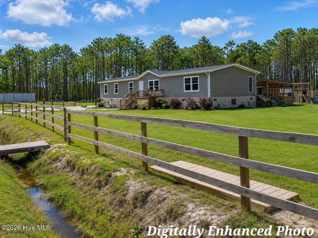 Photo of 2094 Traders Neck Road, Hampstead, NC 28443 (MLS # 100586262)