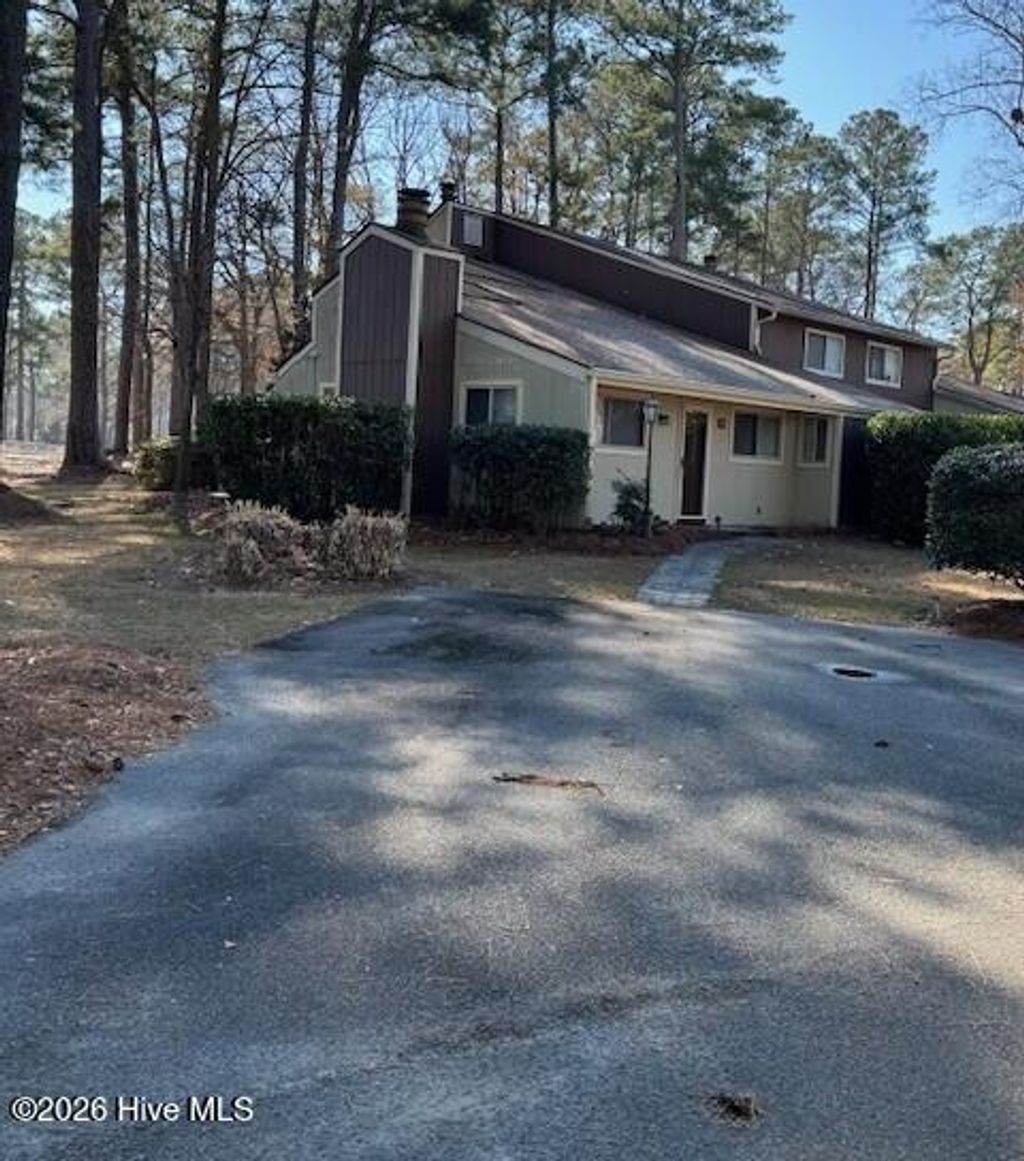 Photo of 82 Quarterdeck Townes, New Bern, NC 28562 (MLS # 100545704)
