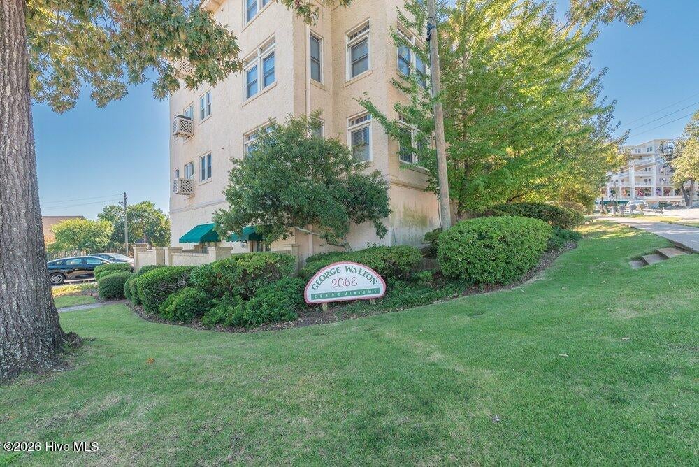2068 Walton Way 500