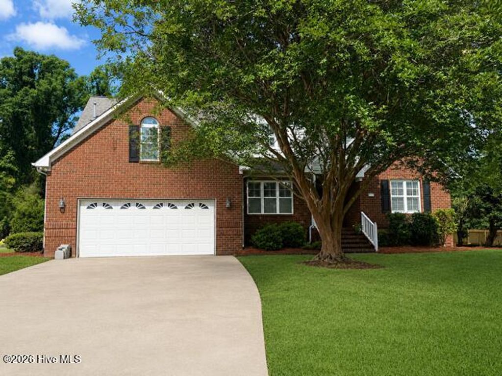 Photo of 112 Barkside Lane, New Bern, NC 28562 (MLS # 100576994)