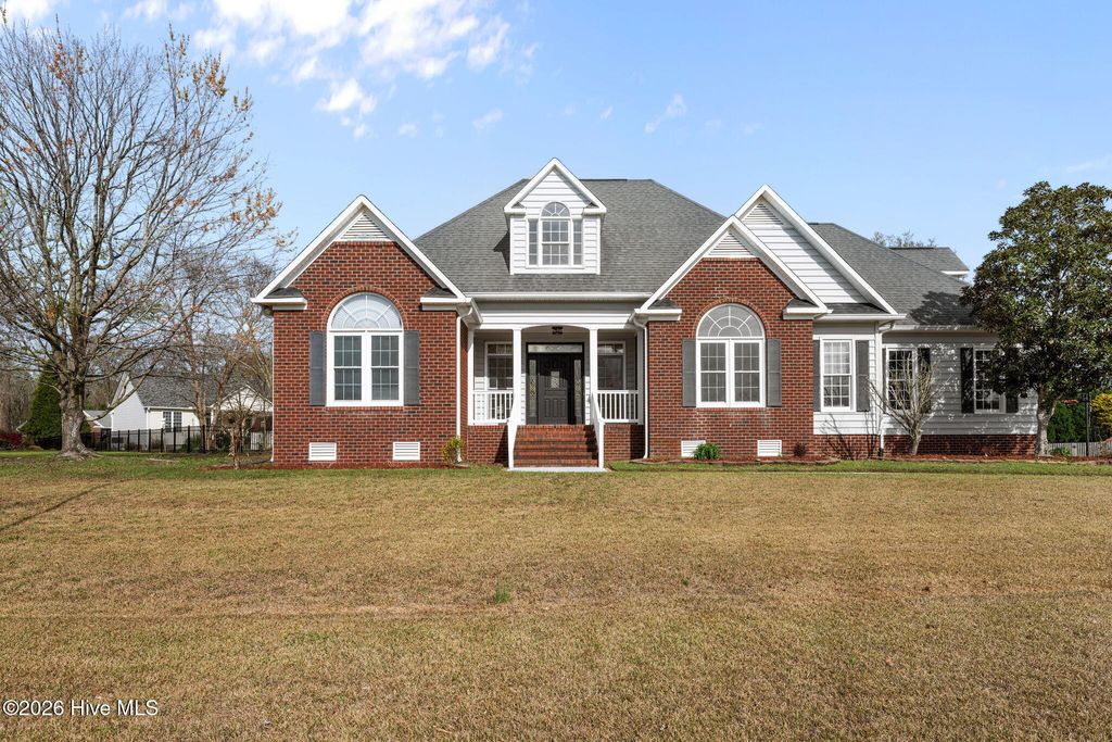 Photo of 112 Pebblebrook Drive, New Bern, NC 28562 (MLS # 100561329)