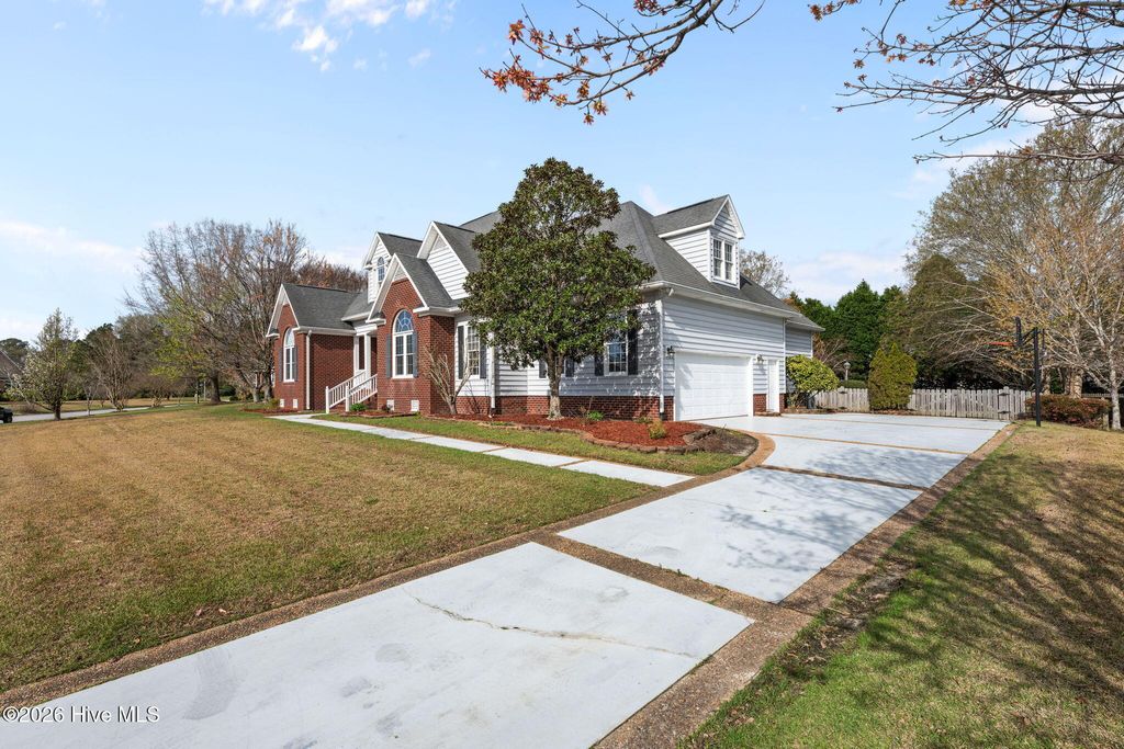 Photo of 112 Pebblebrook Drive, New Bern, NC 28562 (MLS # 100561329)