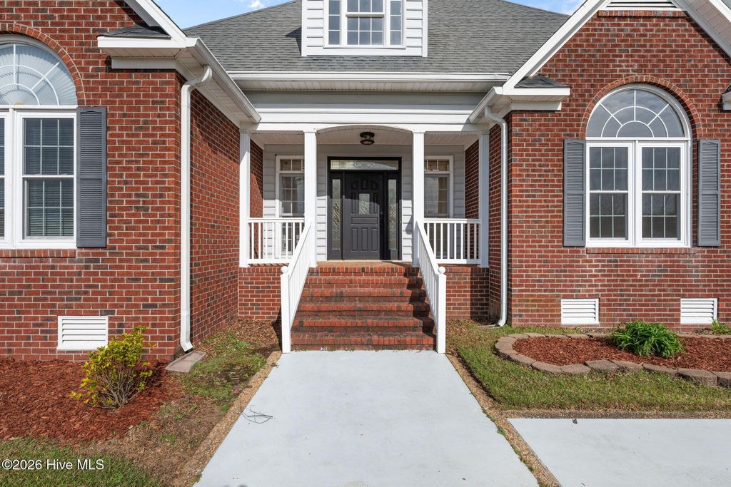 Photo of 112 Pebblebrook Drive, New Bern, NC 28562 (MLS # 100561329)