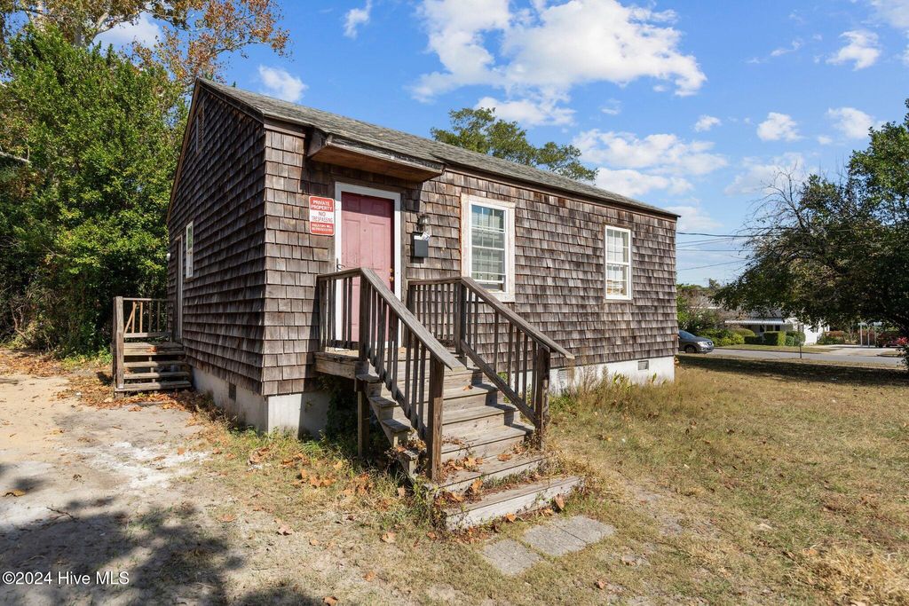 Photo of 1015 Queen Street, Wilmington, NC 28401 (MLS # 100477995)